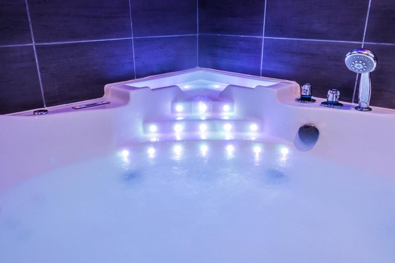 Escapade En Bord De Mer Avec Sauna Et Spa Prives ビニック エクステリア 写真