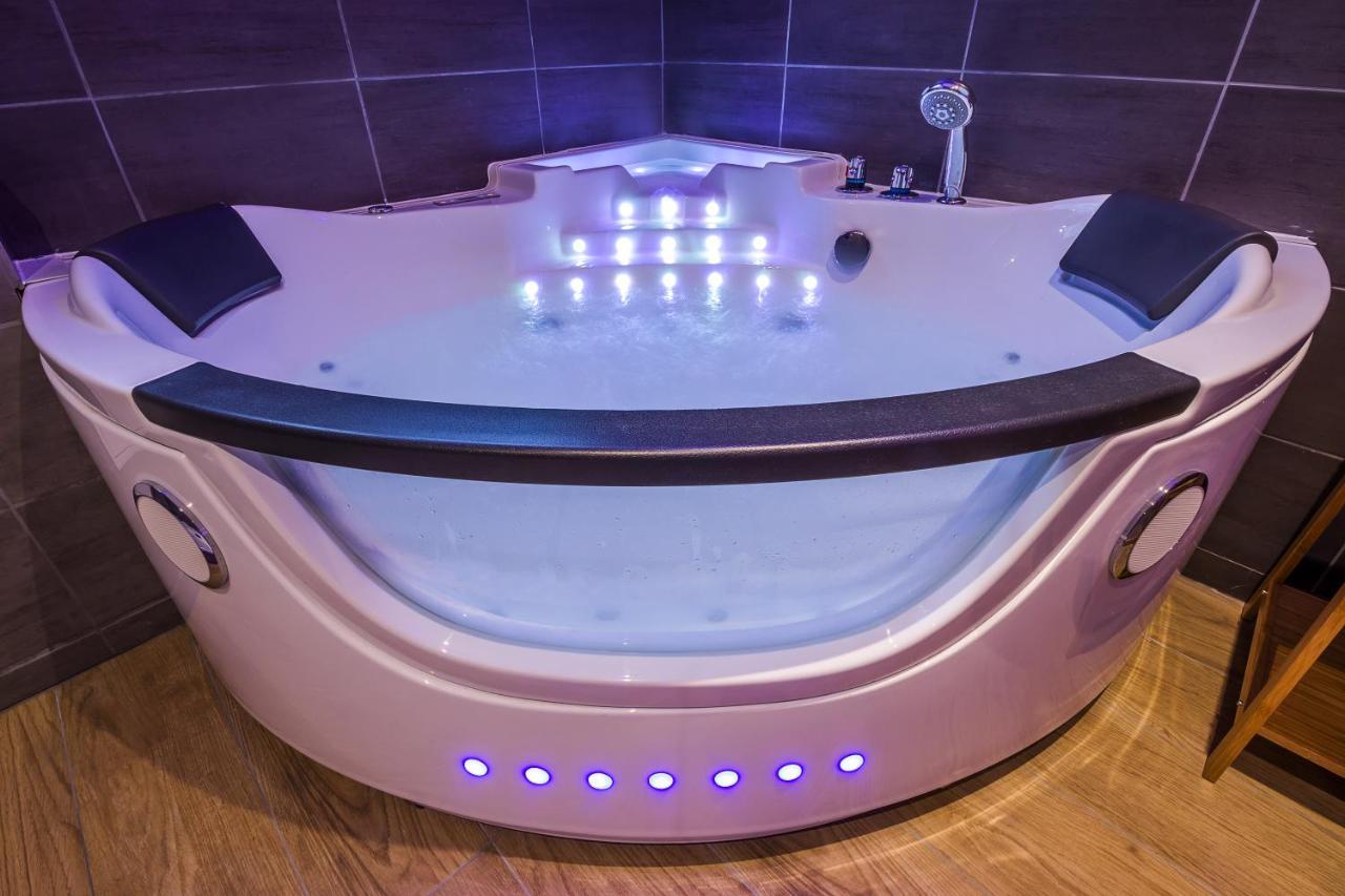 Escapade En Bord De Mer Avec Sauna Et Spa Prives ビニック エクステリア 写真